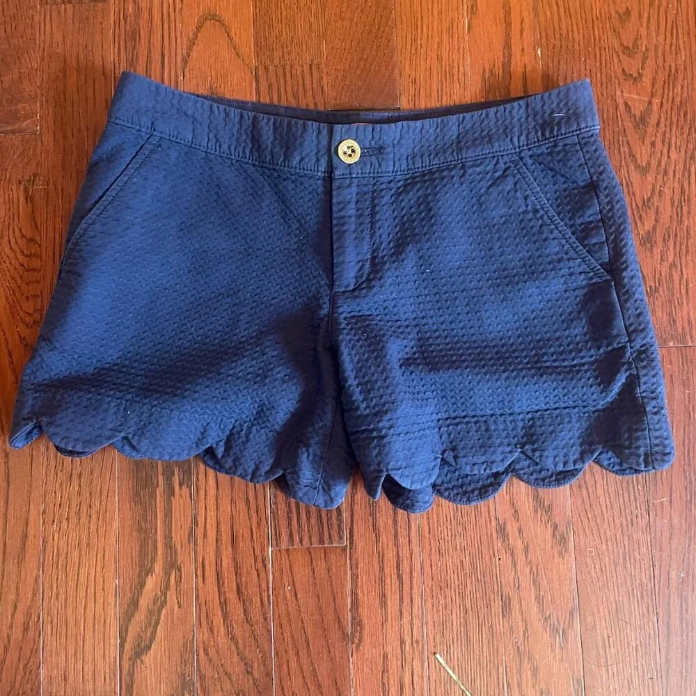 Lilly Pulitzer Navy Scalloped Hem Textured Shorts - Picture 4 of 4